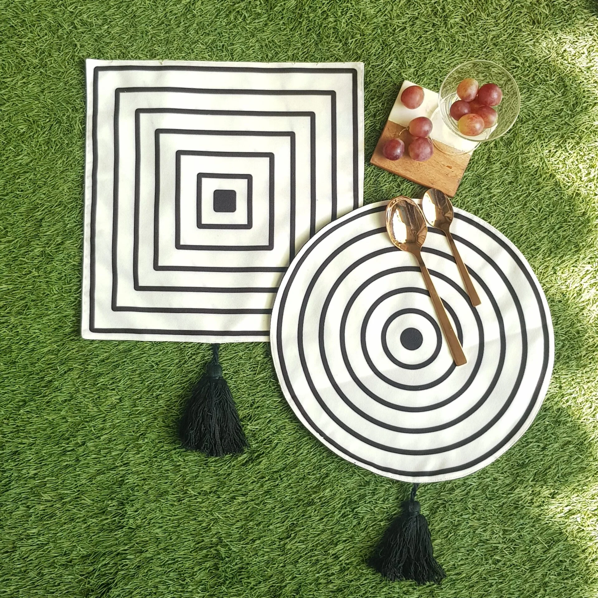 "Circles and Squares" Tablemats - Set of 6
